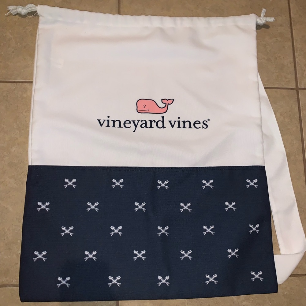 Vineyard Vines Backpack sling